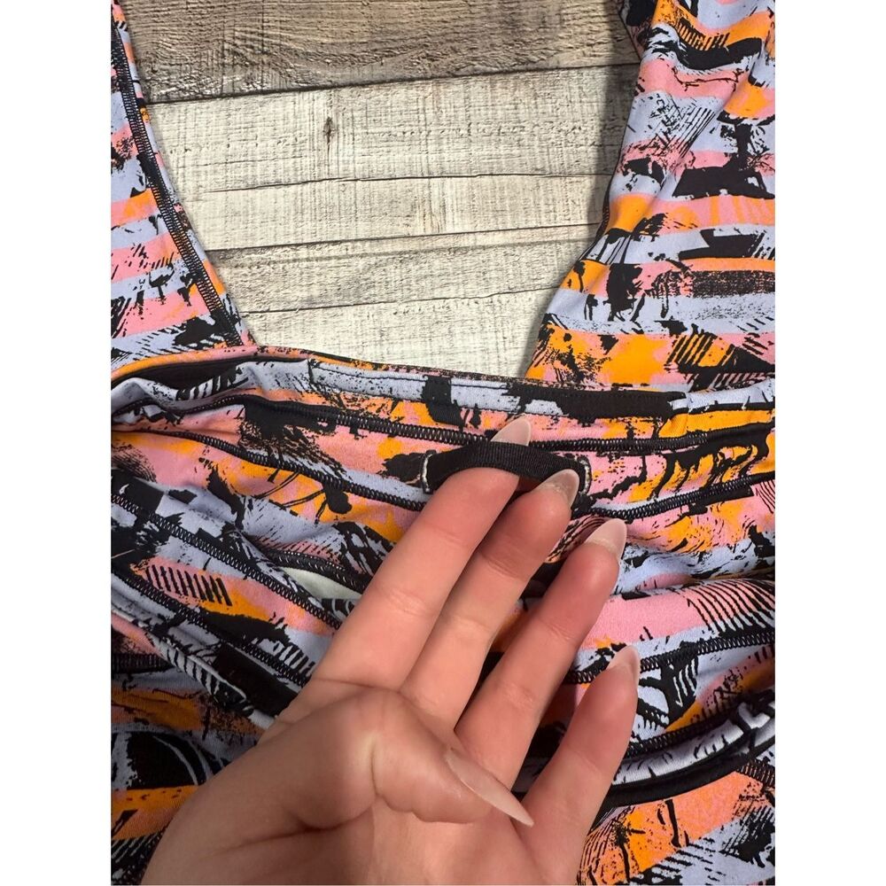 Lululemon Sun Runner Crop *17" Inversion Multi / Black Yoga Pants | Size 6 - Picture 12 of 13